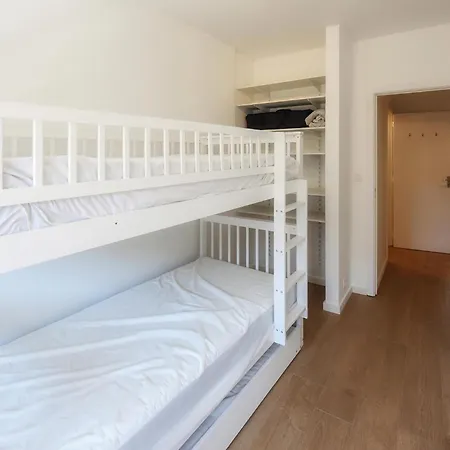 아파트 Lovely In With House Sea View